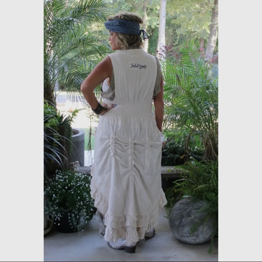 Jaded Gypsy vest/duster gorgeous!!
🤍 - Picture 2 of 3